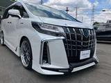 2020 Toyota Alphard Hybrid Hybrid 2.5 Lounge S E-Four 4WD Van for sale, Japanese used car export - photo 63 of 80 | GULJI TRADERS