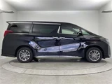 2020 Toyota Alphard Hybrid Lounge S 4WD Van for sale, Japanese used car export - photo 21 of 24 | GULJI TRADERS