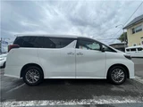 2021 Toyota Alphard Hybrid Hybrid 2.5 S E-Four 4WD Van for sale, Japanese used car export - photo 9 of 34 | GULJI TRADERS