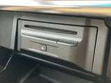 2022 Toyota Alphard Hybrid Hybrid 2.5 Lounge S E-Four 4WD Van for sale, Japanese used car export - photo 36 of 79 | GULJI TRADERS