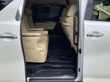 2022 Toyota Alphard Hybrid Hybrid 2.5 Lounge S E-Four 4WD Van for sale, Japanese used car export - photo 47 of 79 | GULJI TRADERS