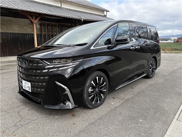 2023 Toyota Alphard Hybrid Lounge 4WD Van for sale, Japanese used car export - photo 1 of 37 | GULJI TRADERS