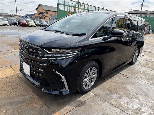 2023 Toyota Alphard Hybrid Z Van for sale, Japanese used car export - photo 1 of 32 | GULJI TRADERS