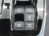 2023 Toyota Alphard Hybrid Lounge Van for sale, Japanese used car export - photo 52 of 80 | GULJI TRADERS