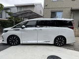 2023 Toyota Alphard Hybrid Hybrid 2.5 Lounge E-Four 4WD Van for sale, Japanese used car export - photo 36 of 73 | GULJI TRADERS