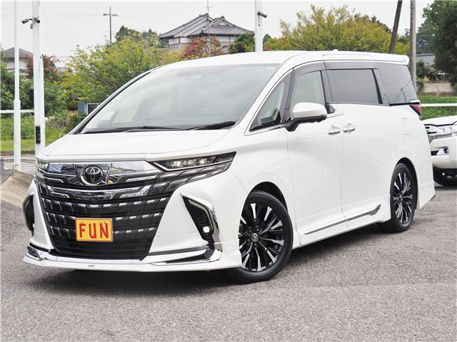 2023 Toyota Alphard Hybrid Lounge - photo 1 2023 Toyota Alphard Hybrid Lounge Van for sale, Japanese used car export - photo 1 of 78 | GULJI TRADERS