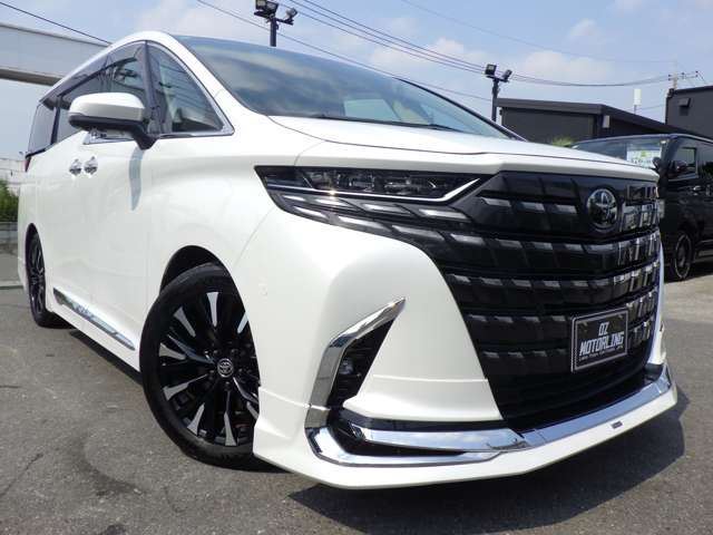 2023 Toyota Alphard Hybrid Lounge 4WD Van for sale, Japanese used car export - photo 1 of 33 | GULJI TRADERS