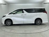 2023 Toyota Alphard Hybrid Lounge S 4WD Van for sale, Japanese used car export - photo 22 of 24 | GULJI TRADERS