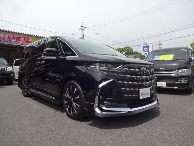 2024 Toyota Alphard Hybrid Lounge - photo 1 2024 Toyota Alphard Hybrid Lounge Van for sale, Japanese used car export - photo 1 of 80 | GULJI TRADERS