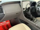 2024 Toyota Alphard Hybrid Hybrid 2.5 Executive Lounge E-Four 4WD Black Van for sale, Japanese used car export - photo 44 of 73 | GULJI TRADERS