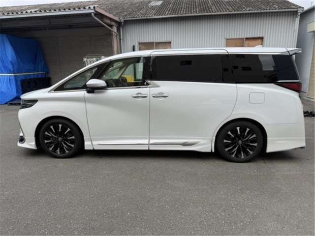2024 Toyota Alphard Hybrid Hybrid 2.5 Van for sale, Japanese used car export - photo 1 of 16 | GULJI TRADERS