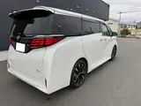 2025 Toyota Alphard Hybrid Hybrid 2.5 Spacious Lounge E-Four 4WD White Van for sale, Japanese used car export - photo 6 of 20 | GULJI TRADERS