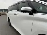 2025 Toyota Alphard Hybrid Hybrid 2.5 Spacious Lounge E-Four 4WD White Van for sale, Japanese used car export - photo 7 of 20 | GULJI TRADERS