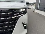 2025 Toyota Alphard Hybrid Hybrid 2.5 Spacious Lounge E-Four 4WD White Van for sale, Japanese used car export - photo 11 of 20 | GULJI TRADERS
