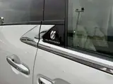 2025 Toyota Alphard Hybrid Hybrid 2.5 Spacious Lounge E-Four 4WD White Van for sale, Japanese used car export - photo 14 of 20 | GULJI TRADERS