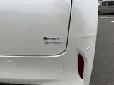 2025 Toyota Alphard Hybrid Hybrid 2.5 Spacious Lounge E-Four 4WD White Van for sale, Japanese used car export - photo 16 of 20 | GULJI TRADERS