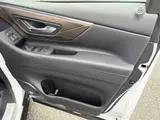 2025 Toyota Alphard Hybrid Hybrid 2.5 Executive Lounge E-Four 4WD Pearl Van for sale, Japanese used car export - photo 17 of 28 | GULJI TRADERS