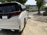 2025 Toyota Alphard Hybrid Hybrid 2.5 Executive Lounge White Van for sale, Japanese used car export - photo 64 of 70 | GULJI TRADERS