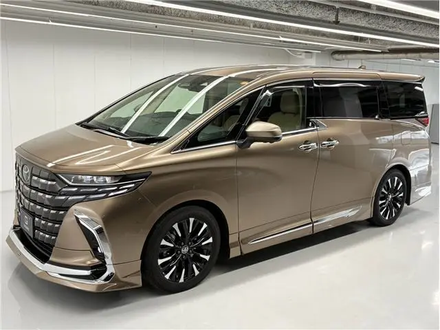 2025 Toyota Alphard Hybrid Executive Lounge - photo 1 2025 Toyota Alphard Hybrid Executive Lounge Gold Van for sale, Japanese used car export - photo 1 of 78 | GULJI TRADERS