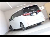 2025 Toyota Alphard Hybrid Executive Lounge Hybrid ) Van for sale, Japanese used car export - photo 11 of 20 | GULJI TRADERS