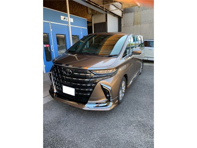 2025 Toyota Alphard Hybrid Z Van for sale, Japanese used car export - photo 1 of 11 | GULJI TRADERS