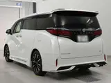 2025 Toyota Alphard Hybrid Executive Lounge Pearl Van for sale, Japanese used car export - photo 6 of 12 | GULJI TRADERS