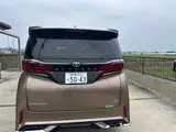 2025 Toyota Alphard Hybrid Executive Lounge Gold Van for sale, Japanese used car export - photo 3 of 21 | GULJI TRADERS