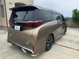 2025 Toyota Alphard Hybrid Executive Lounge Gold Van for sale, Japanese used car export - photo 4 of 21 | GULJI TRADERS