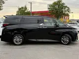2026 Toyota Alphard Hybrid 2.5 Z 7-seater 4WD Universal Black Van for sale, Japanese used car export - photo 4 of 30 | GULJI TRADERS
