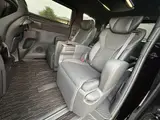 2026 Toyota Alphard Hybrid 2.5 Z 7-seater 4WD Universal Black Van for sale, Japanese used car export - photo 24 of 30 | GULJI TRADERS