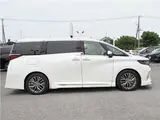 2025 Toyota Alphard Phev Executive Lounge 4WD ★ Modellista Aero Pearl Van for sale, Japanese used car export - photo 13 of 76 | GULJI TRADERS