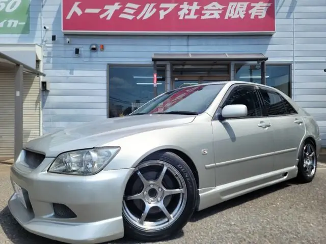 1998 Toyota Altezza 2.0 RS200 Z Edition Silver Sedan for sale, Japanese used car export - photo 1 of 20 | GULJI TRADERS