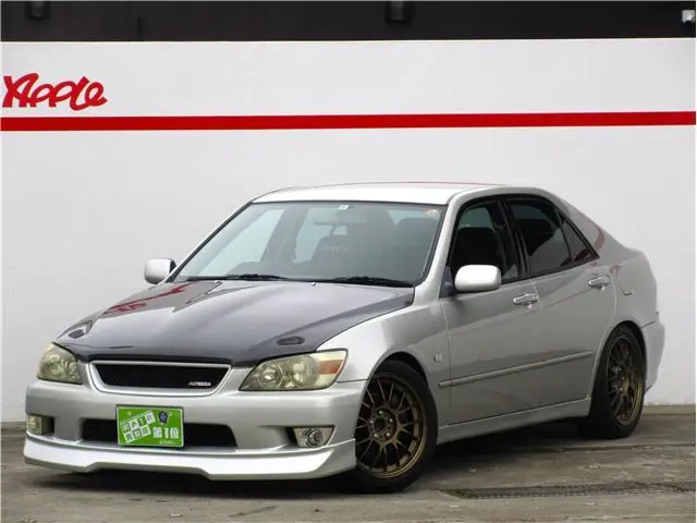 1999 Toyota Altezza RS200Z Edition - photo 1 1999 Toyota Altezza RS200Z Edition Silver Sedan for sale, Japanese used car export - photo 1 of 46 | GULJI TRADERS