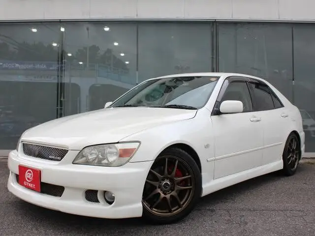 1999 Toyota Altezza RS200 Qualitat Pearl Sedan for sale, Japanese used car export - photo 1 of 10 | GULJI TRADERS