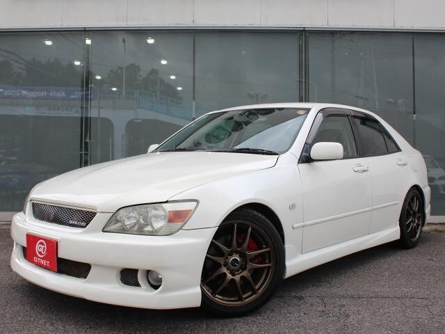1999 Toyota Altezza RS200 Qualitat Pearl Sedan for sale, Japanese used car export | GULJI TRADERS