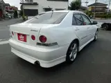2000 Toyota Altezza 2.0 AS200 Z Edition Pearl Sedan for sale, Japanese used car export - photo 4 of 41 | GULJI TRADERS