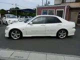 2000 Toyota Altezza 2.0 AS200 Z Edition Pearl Sedan for sale, Japanese used car export - photo 7 of 41 | GULJI TRADERS