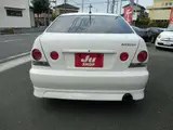 2000 Toyota Altezza 2.0 AS200 Z Edition Pearl Sedan for sale, Japanese used car export - photo 9 of 41 | GULJI TRADERS