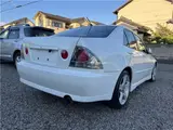 2001 Toyota Altezza RS200 Z Edition ★ 6-speed manual ★ Aero kit included ★ Timing belt replaced Pearl Sedan for sale, Japanese used car export - photo 2 of 48 | GULJI TRADERS