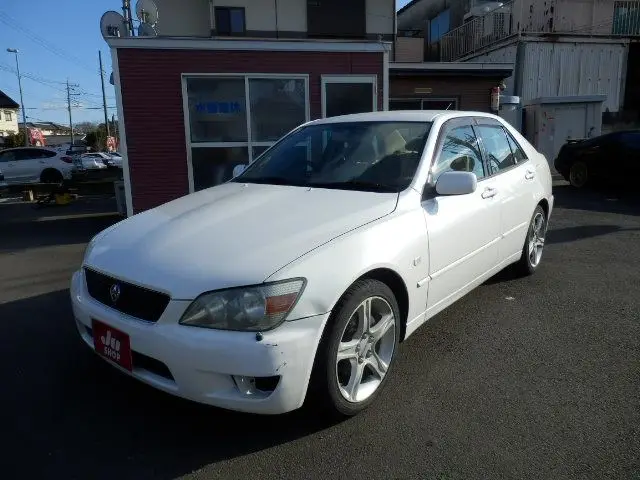 2001 Toyota Altezza 2.0 AS200 White Sedan for sale, Japanese used car export | GULJI TRADERS