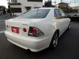 2001 Toyota Altezza 2.0 AS200 L Edition Pearl Sedan for sale, Japanese used car export - photo 4 of 42 | GULJI TRADERS