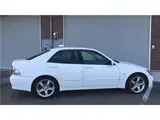 2001 Toyota Altezza RS200 Z Edition White Sedan for sale, Japanese used car export - photo 57 of 66 | GULJI TRADERS