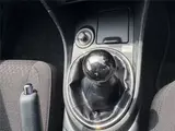 2001 Toyota Altezza AS200 ★Late Model★ 6MT ★Metal-look Shift Knob ★ CD Player Silver Sedan for sale, Japanese used car export - photo 18 of 57 | GULJI TRADERS