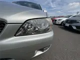 2001 Toyota Altezza AS200 ★Late Model★ 6MT ★Metal-look Shift Knob ★ CD Player Silver Sedan for sale, Japanese used car export - photo 30 of 57 | GULJI TRADERS