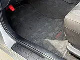 2001 Toyota Altezza AS200 ★Late Model★ 6MT ★Metal-look Shift Knob ★ CD Player Silver Sedan for sale, Japanese used car export - photo 38 of 57 | GULJI TRADERS