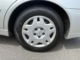 2001 Toyota Altezza AS200 ★Late Model★ 6MT ★Metal-look Shift Knob ★ CD Player Silver Sedan for sale, Japanese used car export - photo 49 of 57 | GULJI TRADERS