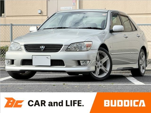 2001 Toyota Altezza RS200 Z Edition ★Late Model★ 6-speed MT ★ Timing Belt XX ★ Xenon ★ Fog Lights - photo 1 2001 Toyota Altezza RS200 Z Edition ★Late Model★ 6-speed MT ★ Timing Belt XX ★ Xenon ★ Fog Lights Silver Sedan for sale, Japanese used car export | GULJI TRADERS
