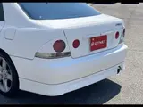 2001 Toyota Altezza RS200 L Edition White Sedan for sale, Japanese used car export - photo 8 of 10 | GULJI TRADERS