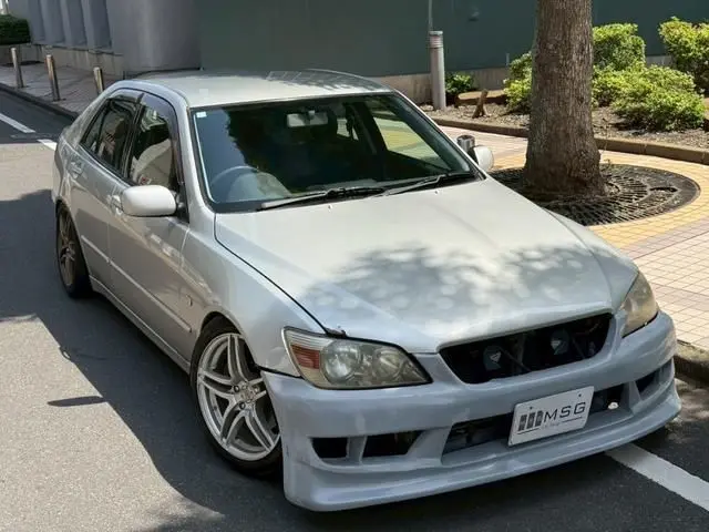 2001 Toyota Altezza AS200 Z Edition Silver Sedan for sale, Japanese used car export | GULJI TRADERS