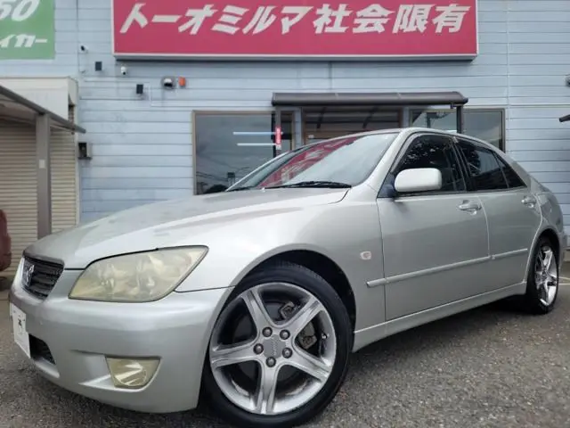 2002 Toyota Altezza 2.0 RS200 Limited Silver Sedan for sale, Japanese used car export - photo 1 of 20 | GULJI TRADERS